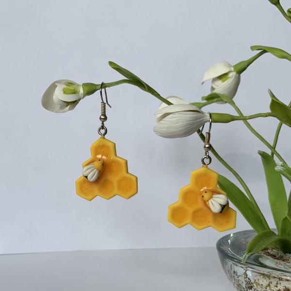 Yellow earrings, honeycombs with honey, bee earrings, bright summer, fancy jewelry, yellow mine jewelry